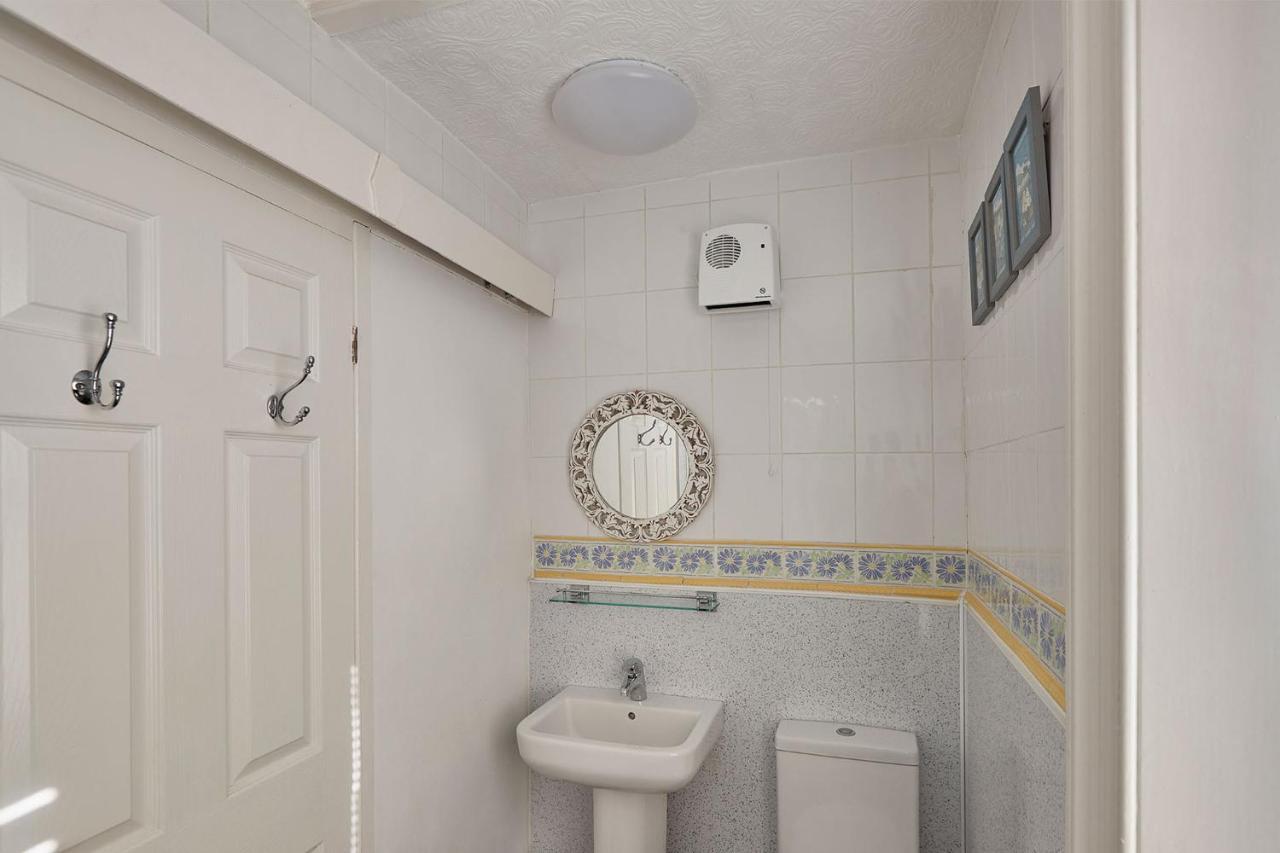 Apartment 4, Khyber Lodge Apartment Whitby Eksteriør bilde